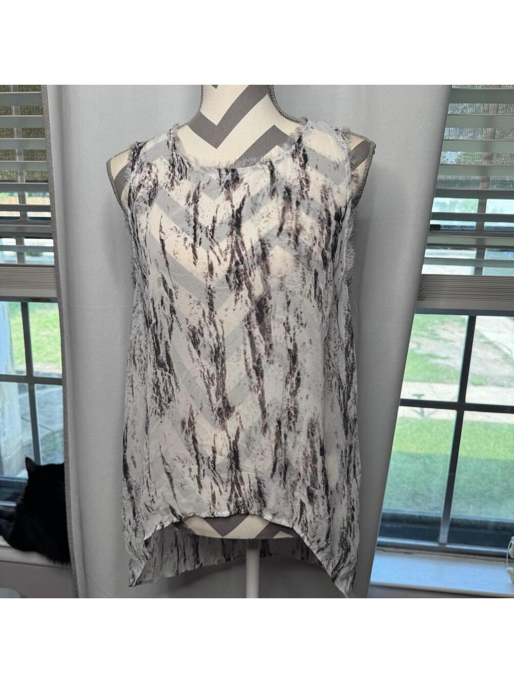 Divided h&m sleeveless tank top blouse